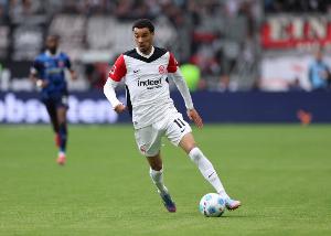 亚博app-英媒：纽卡在谈埃基蒂克愿9000万欧签他，希望其与伊萨克搭档锋线