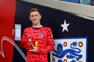 亚博游戏官网-三狮军团首秀！安德森当选对阵安道尔一役英格兰队内最佳球员