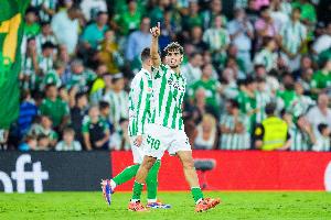 亚博中国官网-阿斯：贝蒂斯边锋阿布德已从脚踝重伤中走出，参与了周三的训练