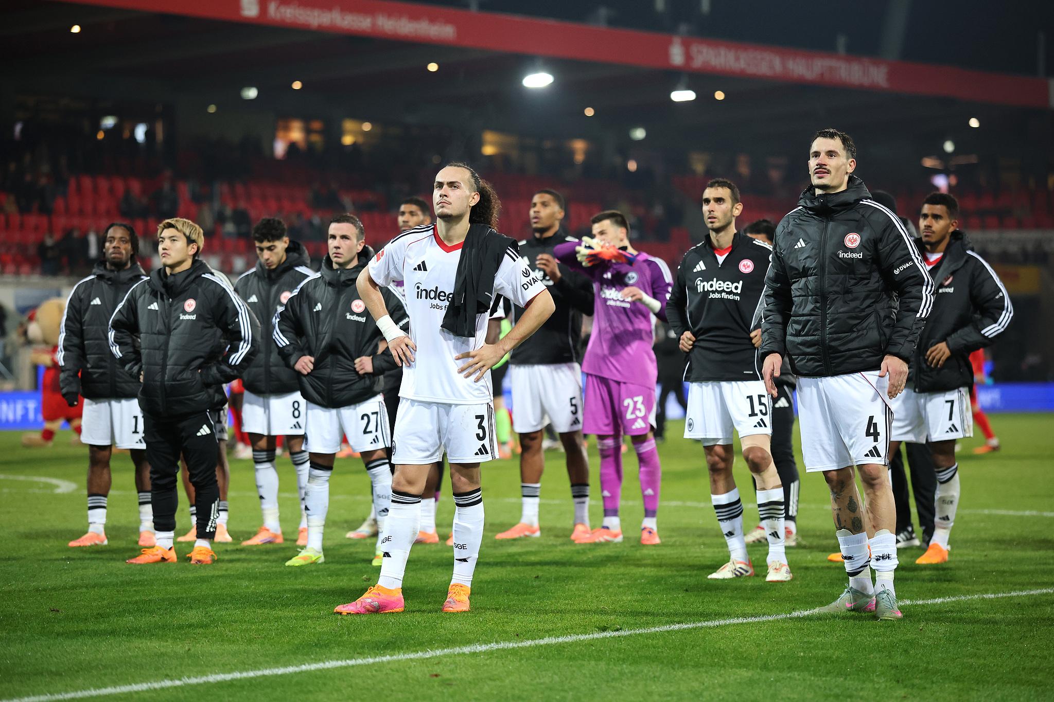 亚博体育平台-托普穆勒就法兰克福球星埃布努塔利布的伤势给出令人不安的更新