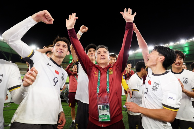 亚博app-体坛王勤伯：安东尼奥，别去国足