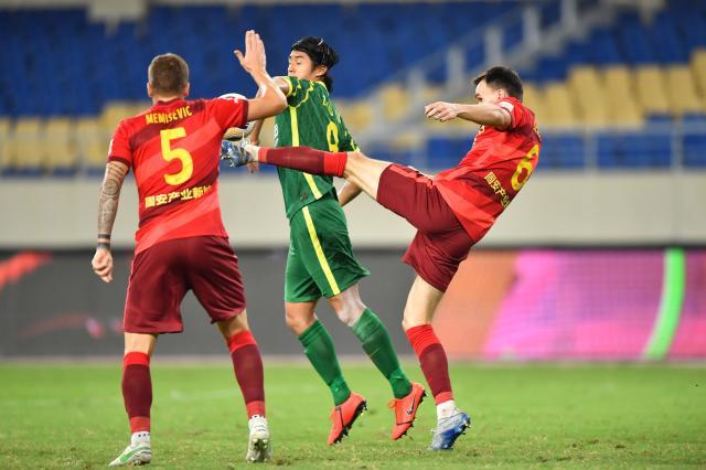 亚博游戏官网-【中超】侯森多次扑救巴坎布失单刀 河北队0比0国安